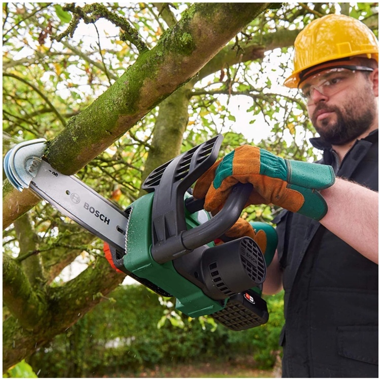 Цепная пила Bosch UniversalChain 18