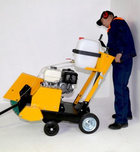 Швонарезчик бензиновый CS-2413