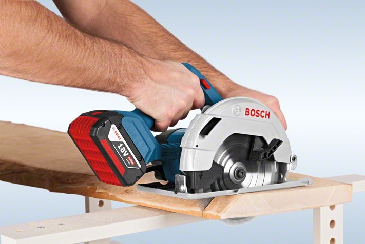 Аккумуляторная циркулярная пила BOSCH GKS 18V-57 Соло