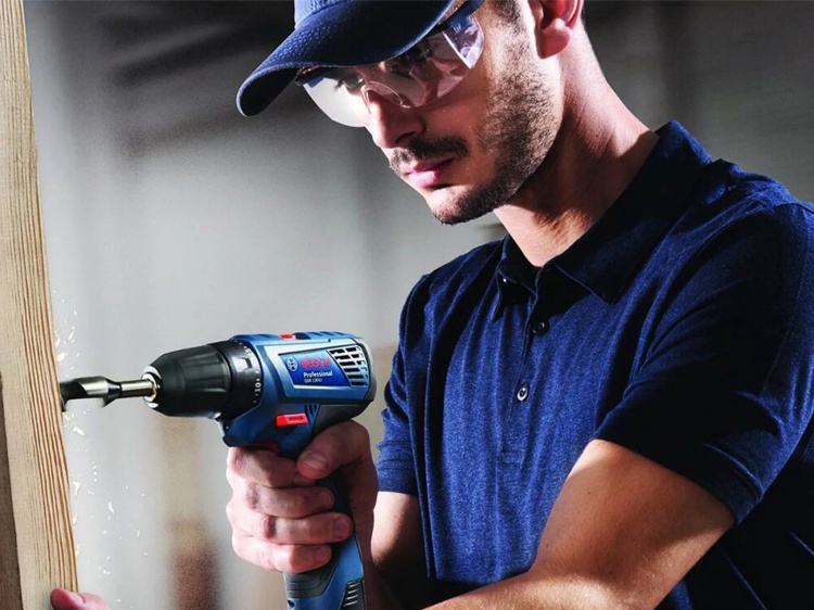 Шуруповерт Bosch GSR 120-LI Professional