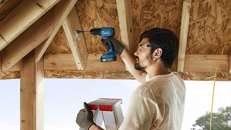 Дрель-шуруповерт GSR 185-Li  2 x 2,0 Ач, GAL 18V-20, кейс BOSCH