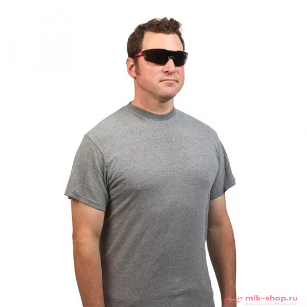 Очки защитные простые Milwaukee затемненные